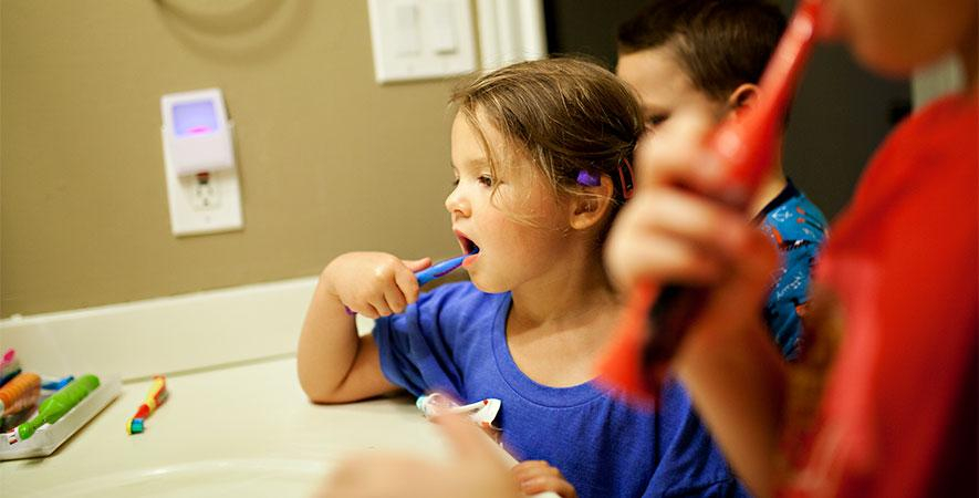 Volta às aulas: como fazer um kit de higiene bucal para as crianças
