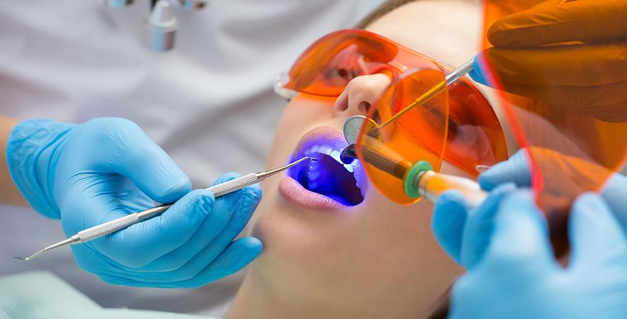 Clareamento dental: conheça as melhores técnicas e saiba como clarear os dentes